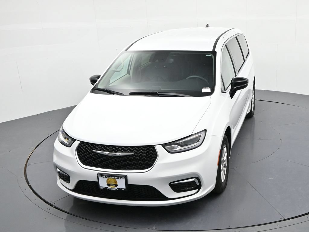 Used 2024 Chrysler Pacifica Touring-L FWD image 18