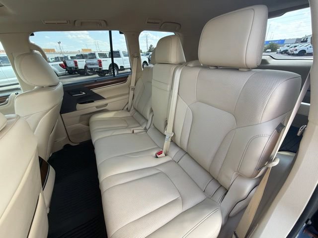Used 2021 Lexus LX 570 4WD w/ Luxury Package image 16