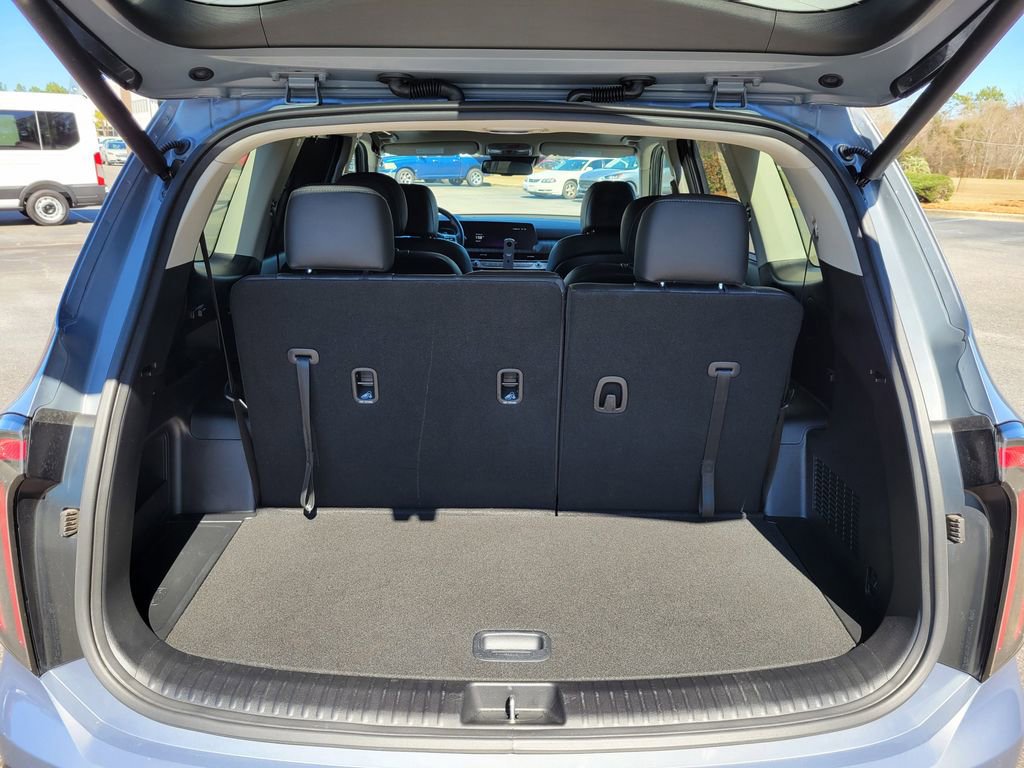 Used 2024 Kia Telluride EX w/ EX Captain's Chair Package image 13
