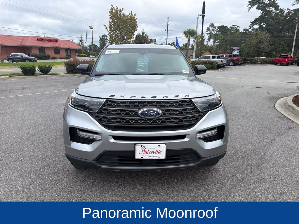 Certified 2022 Ford Explorer XLT w/ Equipment Group 202A RWD image 3