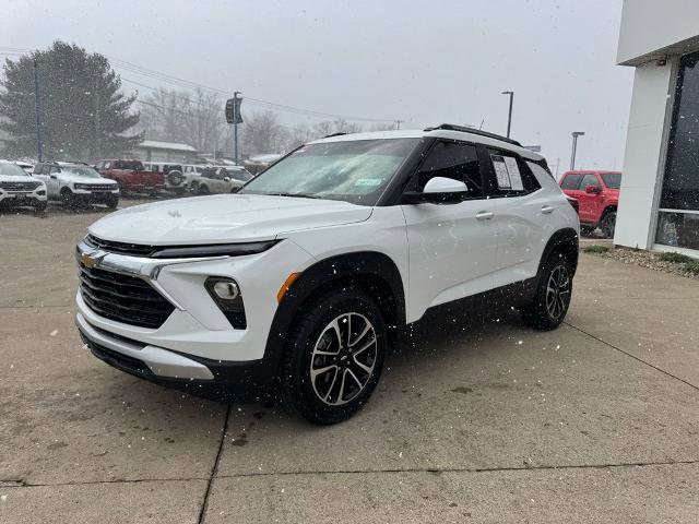 Used 2024 Chevrolet TrailBlazer LT image 3