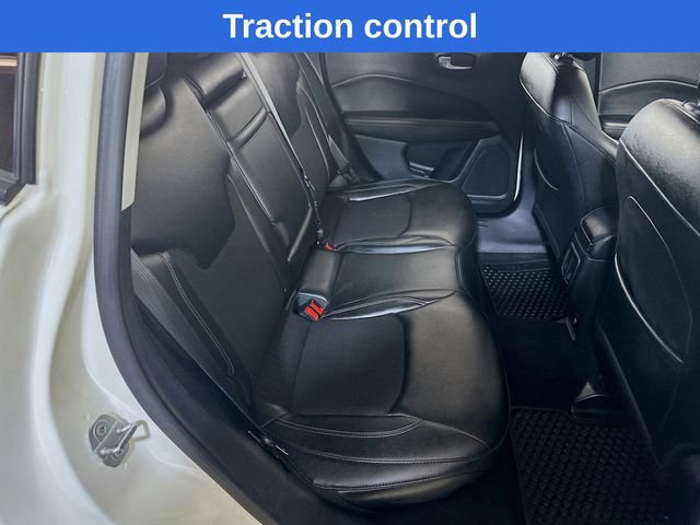 Used 2018 Jeep Compass Latitude w/ Cold Weather Group image 15