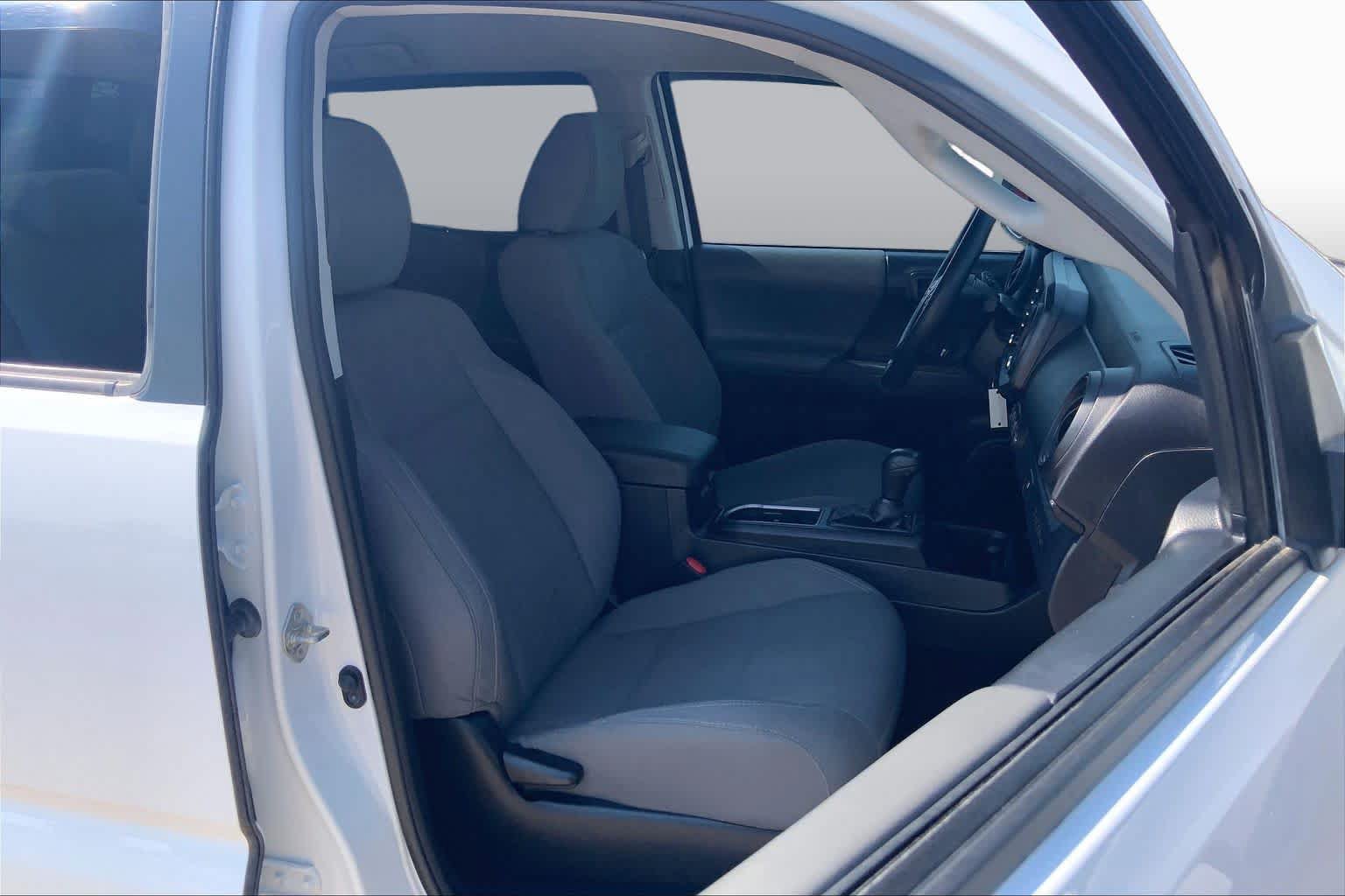 Used 2021 Toyota Tacoma SR w/ SR Convenience Package RWD image 9