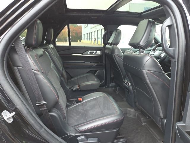 Certified 2025 Ford Explorer ST image 42