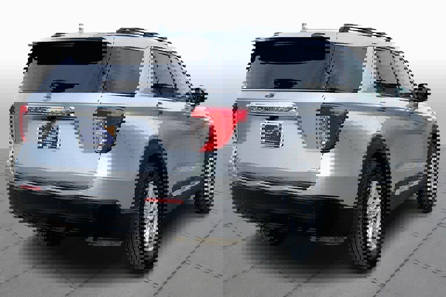 Certified 2020 Ford Explorer XLT image 4