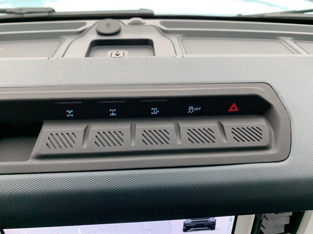 Certified 2025 Ford Bronco Heritage Edition AWD/4WD image 47