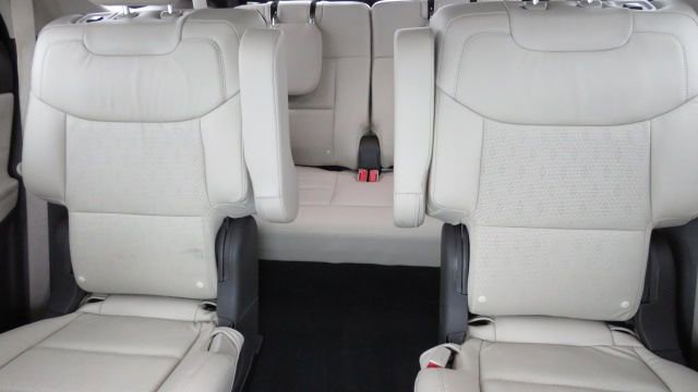 Certified 2023 Ford Explorer Platinum w/ Technology Package image 8