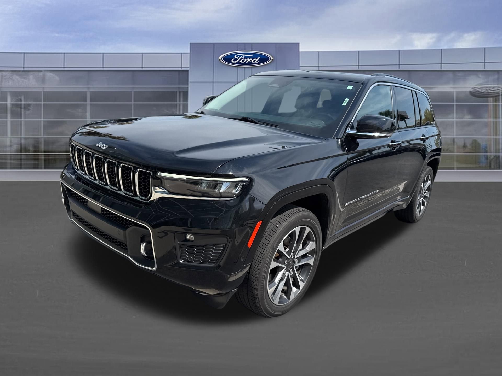 Used 2022 Jeep Grand Cherokee Overland w/ Luxury Tech Group IV image 10