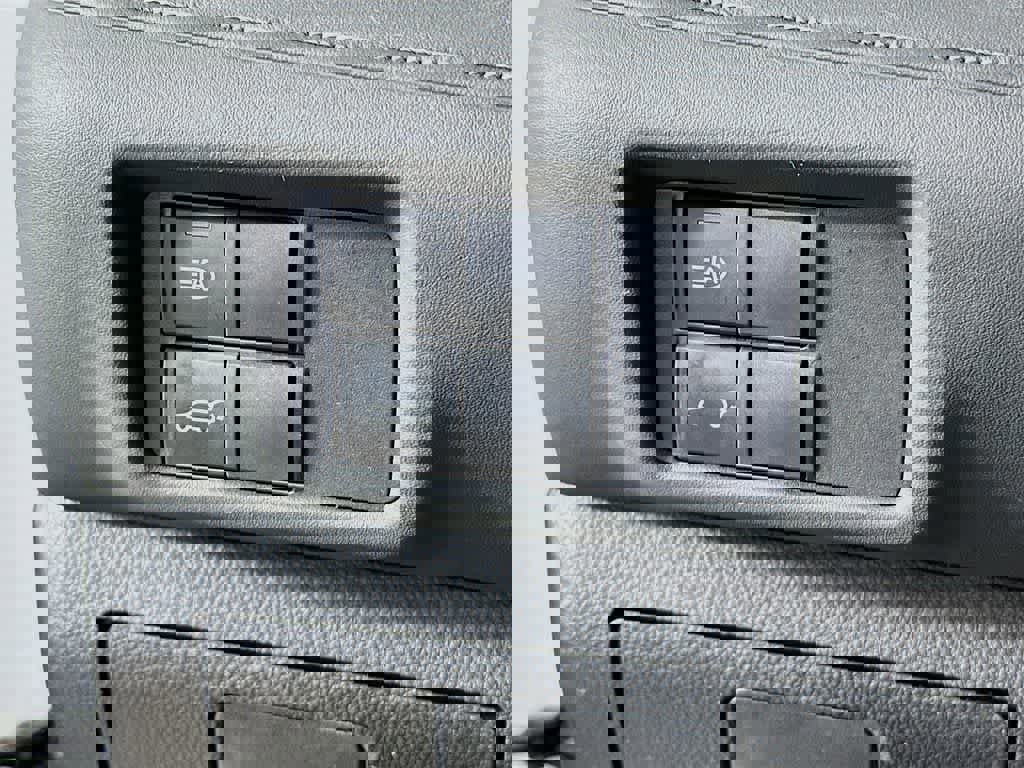 Used 2020 Toyota Highlander XLE image 27