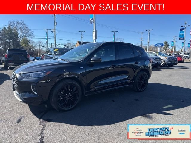 Certified 2023 Ford Escape ST-Line Elite AWD/4WD image 3
