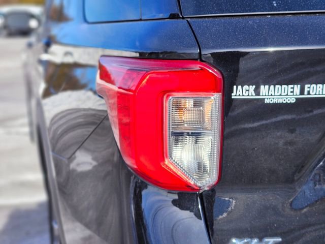 Certified 2023 Ford Explorer XLT w/ Equipment Group 202A image 9