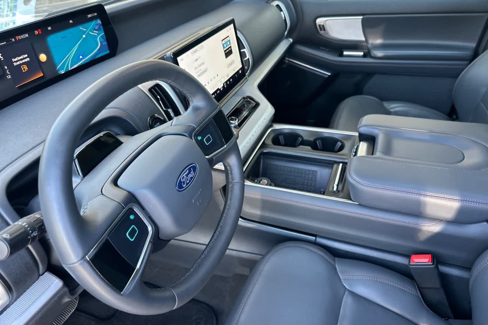 Certified 2025 Ford Expedition Active AWD/4WD image 10