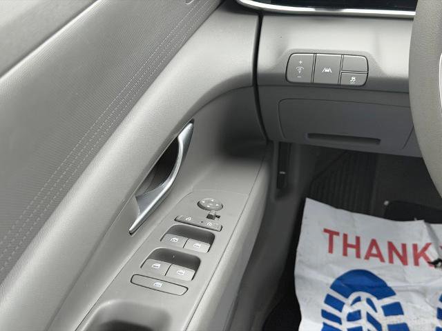 Used 2022 Hyundai Elantra SEL w/ Cargo Package image 18