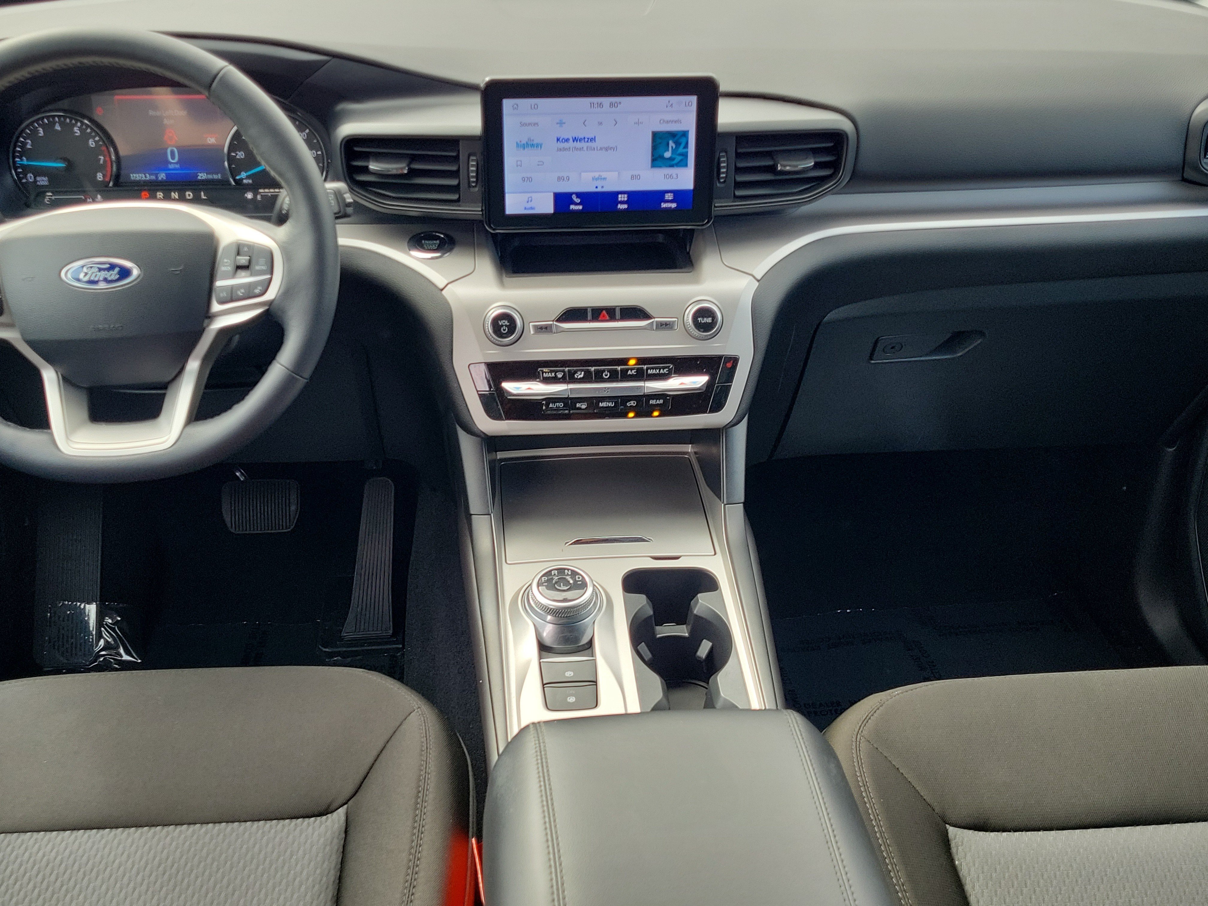 Certified 2024 Ford Explorer XLT RWD image 15