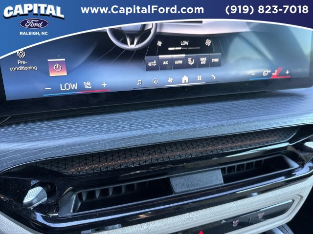 Used 2025 BMW 430i xDrive Convertible w/ Premium Package AWD/4WD image 29
