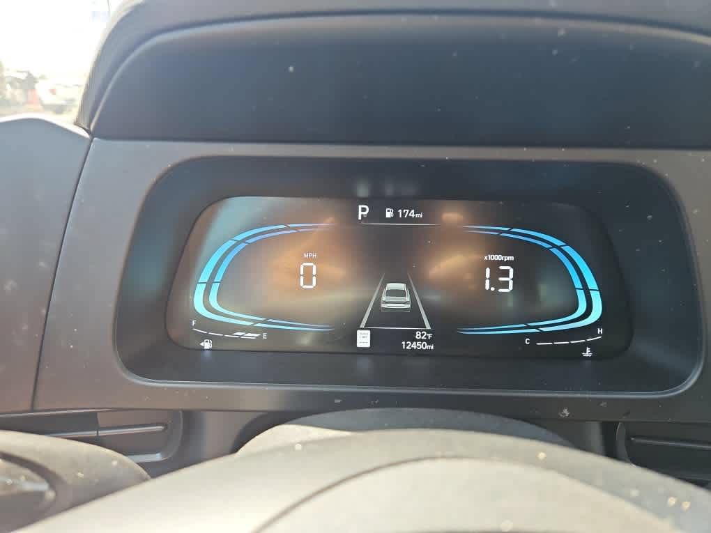 Used 2025 Hyundai Elantra Sport FWD image 18