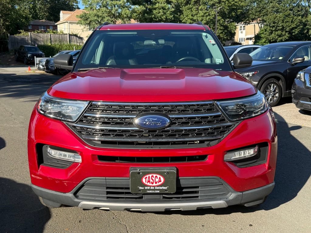 Certified 2022 Ford Explorer XLT w/ Equipment Group 202A AWD/4WD image 3