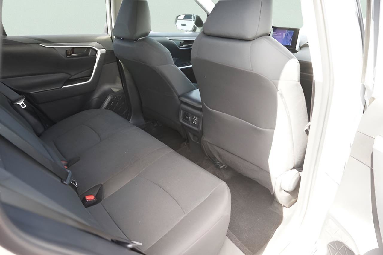 Used 2024 Toyota RAV4 LE FWD image 14