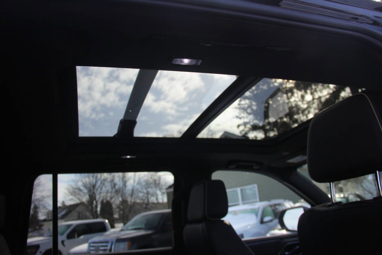 Used 2023 GMC Yukon XL SLT image 29