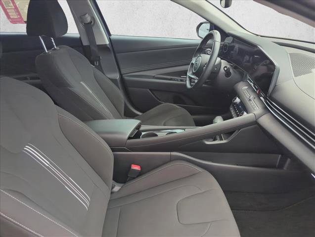 Used 2023 Hyundai Elantra SEL w/ Convenience Package FWD image 25