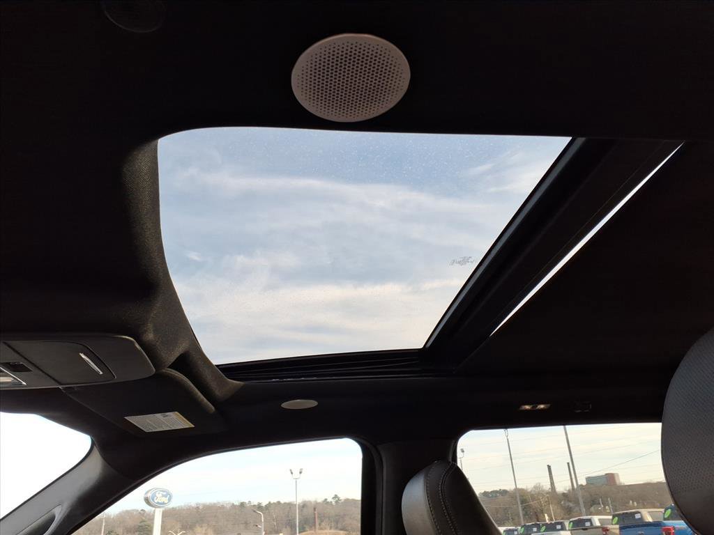 Certified 2022 Ford F150 Platinum w/ Equipment Group 701A High image 14