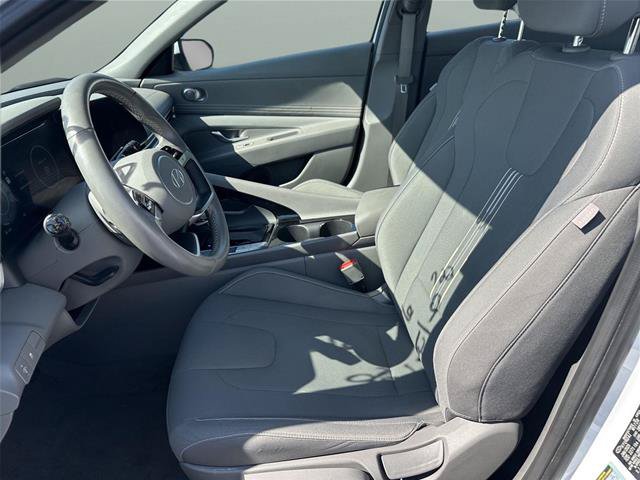 Used 2025 Hyundai Elantra SEL FWD image 27