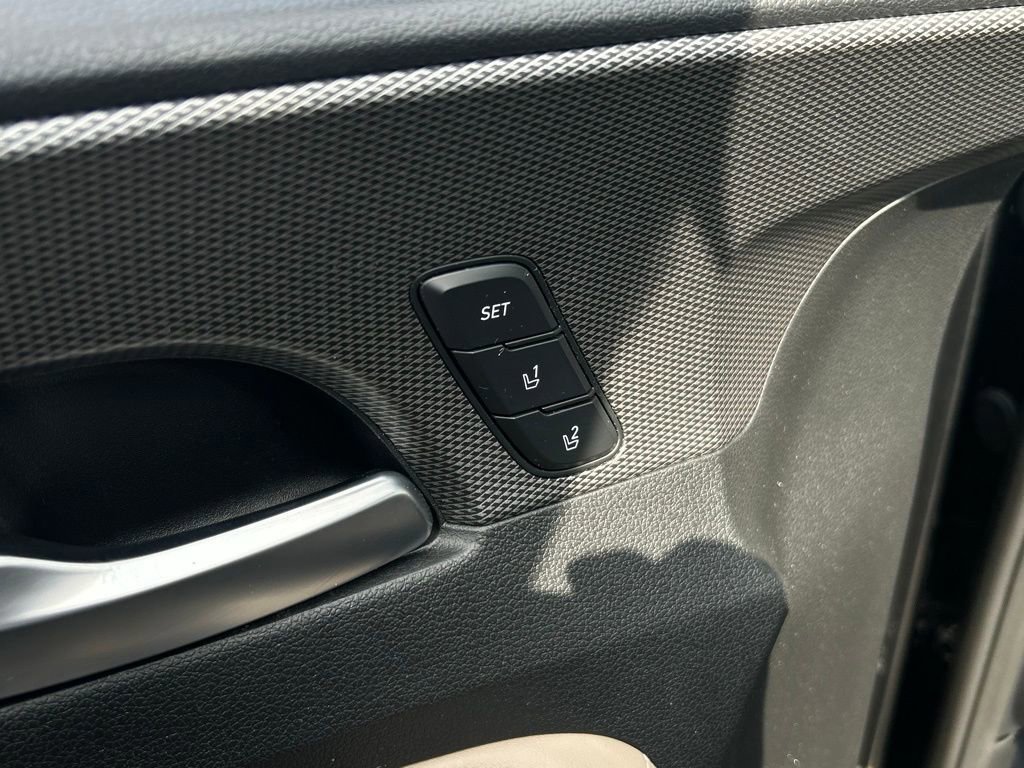 Used 2020 Hyundai Santa Fe Limited w/ Cargo Package FWD image 18