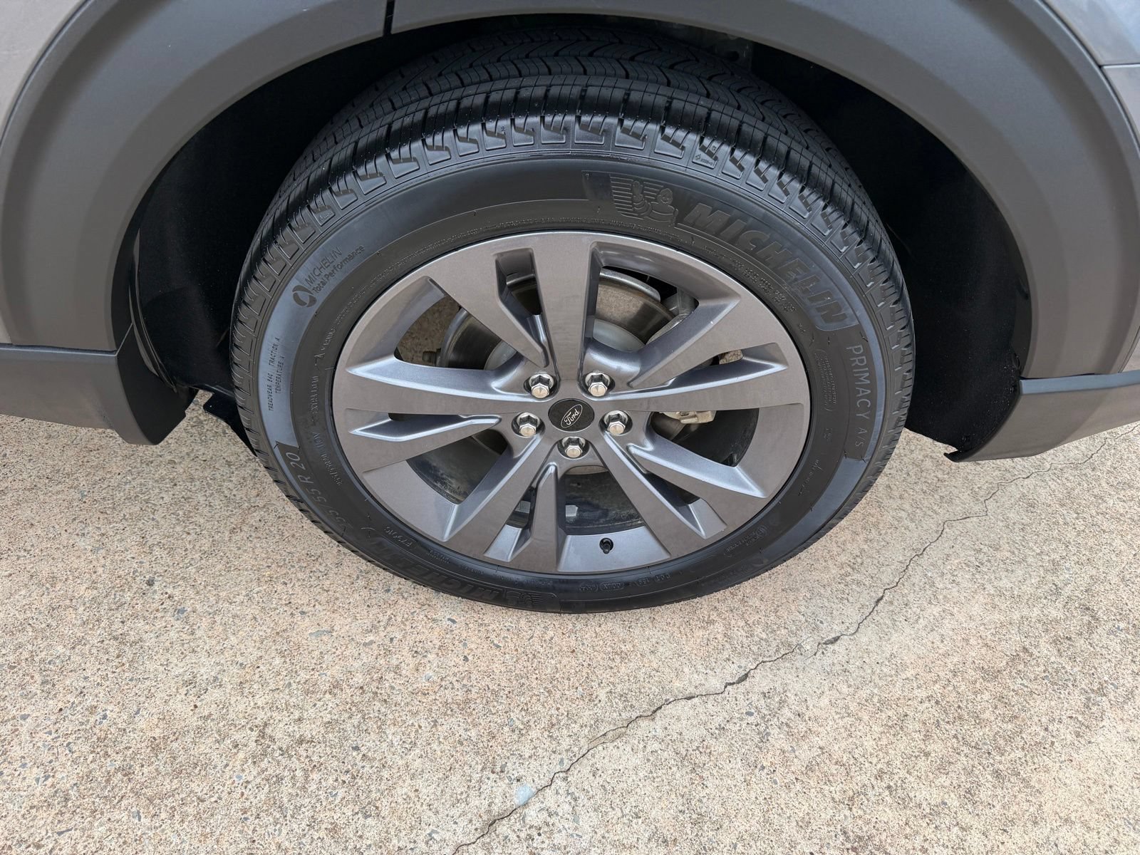 Certified 2024 Ford Explorer XLT w/ Equipment Group 202A RWD image 9