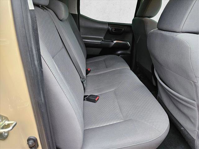Used 2020 Toyota Tacoma SR5 RWD image 18