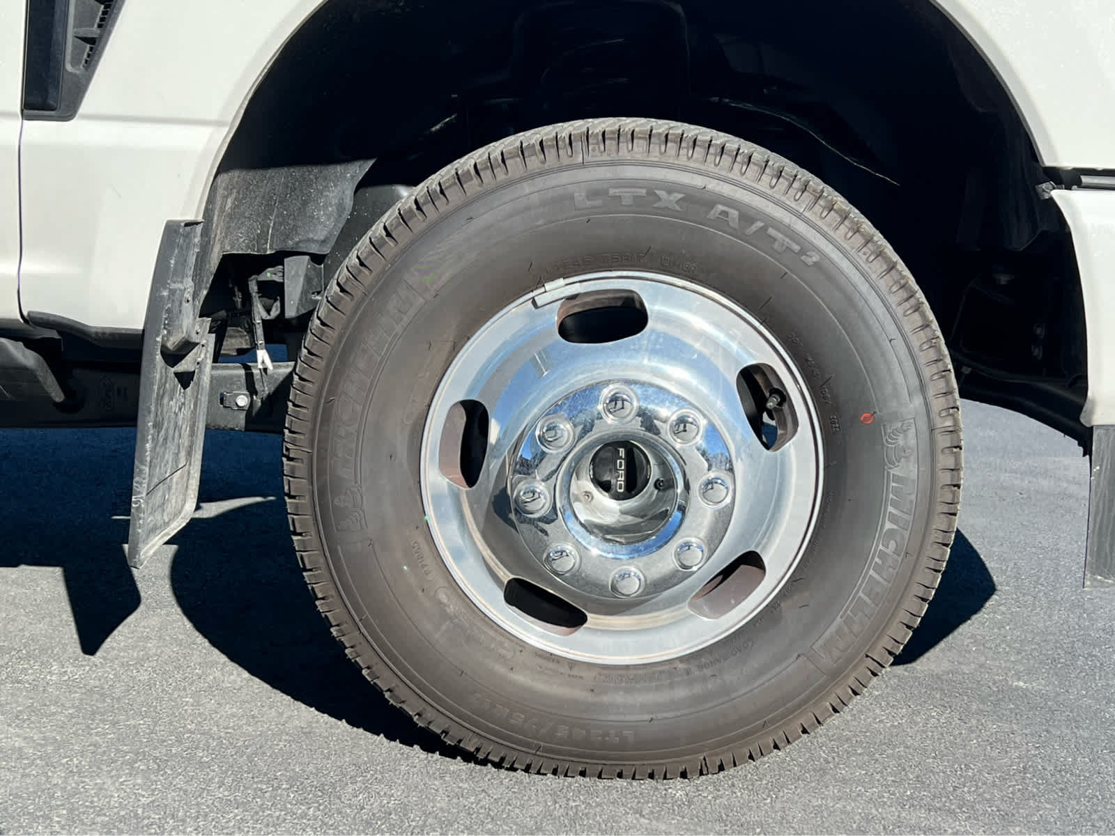 Certified 2026 Ford F350 Platinum AWD/4WD image 16