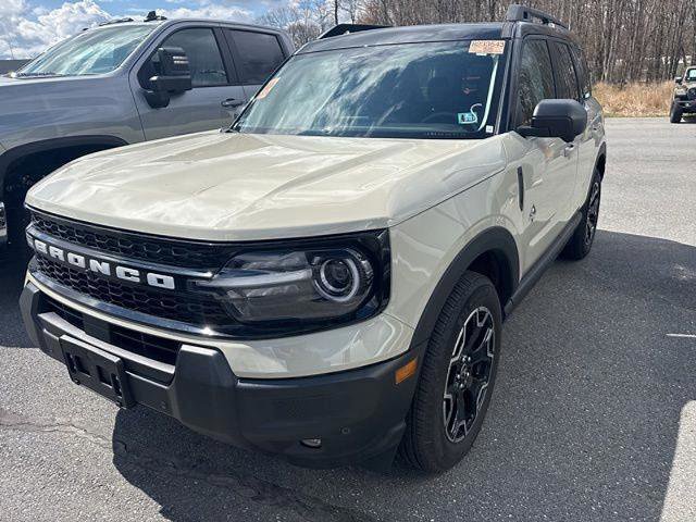 Certified 2025 Ford Bronco Sport Outer Banks w/ Outer Banks Tech Package+ AWD/4WD image 2