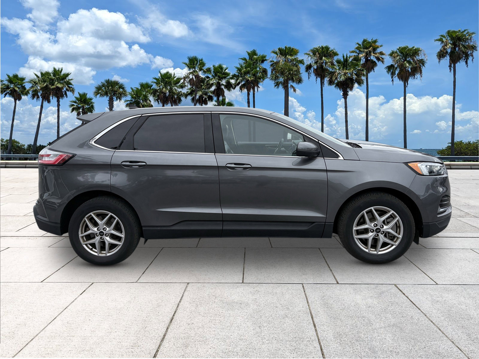 Certified 2023 Ford Edge SEL image 9