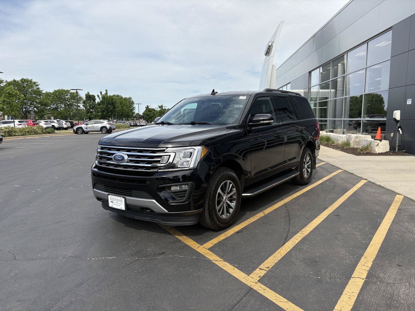 Certified 2021 Ford Expedition XLT AWD/4WD image 3