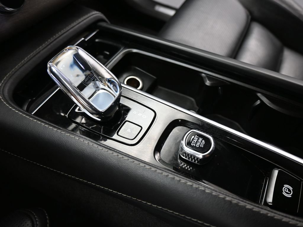 Used 2023 Volvo XC90 B6 Ultimate w/ Protection Package Premier image 43