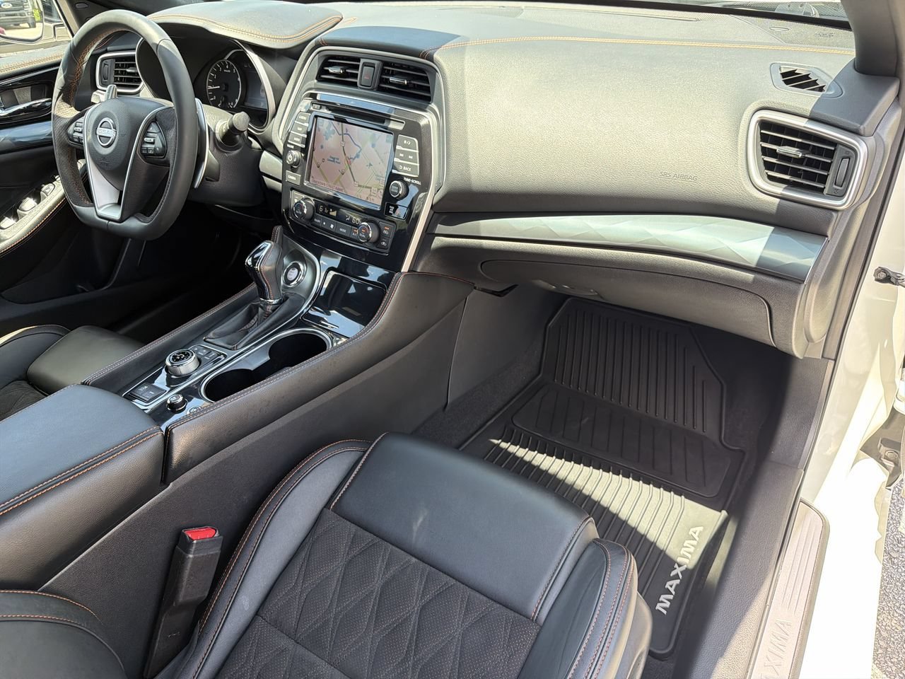 Used 2023 Nissan Maxima SR w/ Sport Mat Group FWD image 11