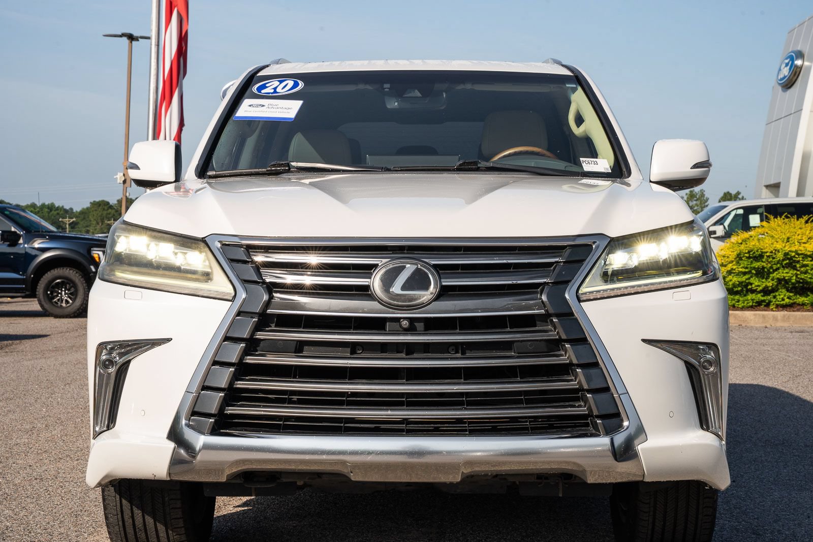 Used 2020 Lexus LX 570 4WD w/ Luxury Package image 2