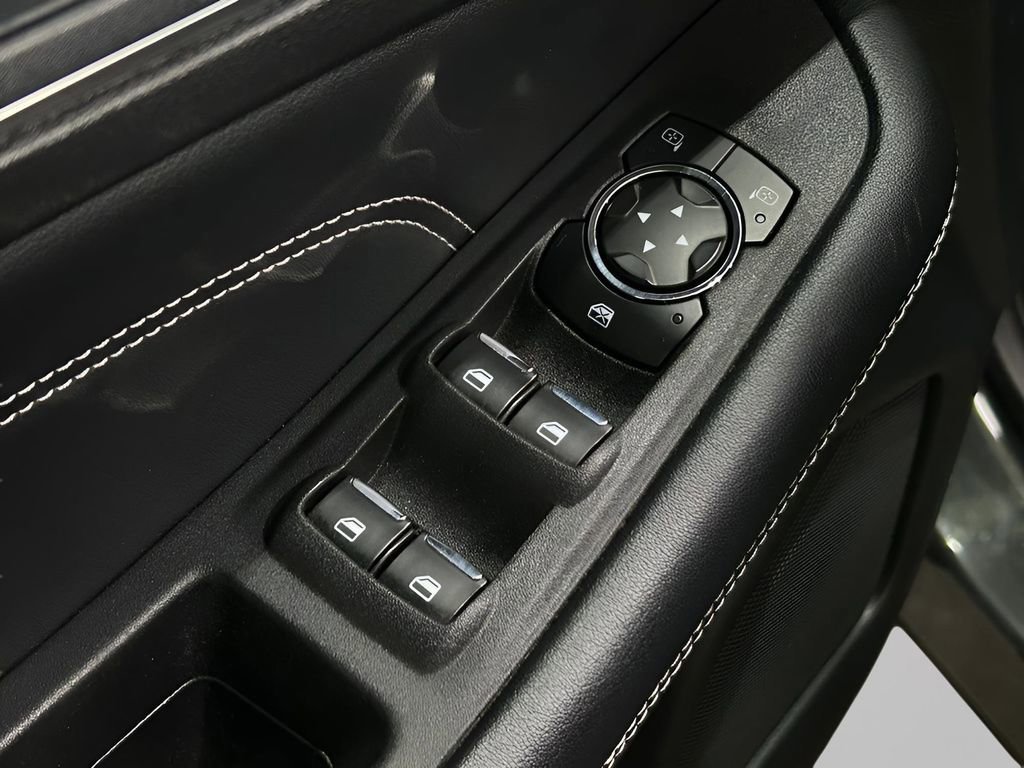 Certified 2024 Ford Edge Titanium image 17