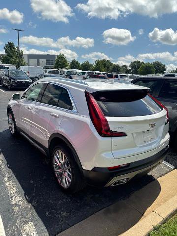 Used 2020 Cadillac XT4 Premium Luxury w/ LPO, Radiant Package FWD image 4