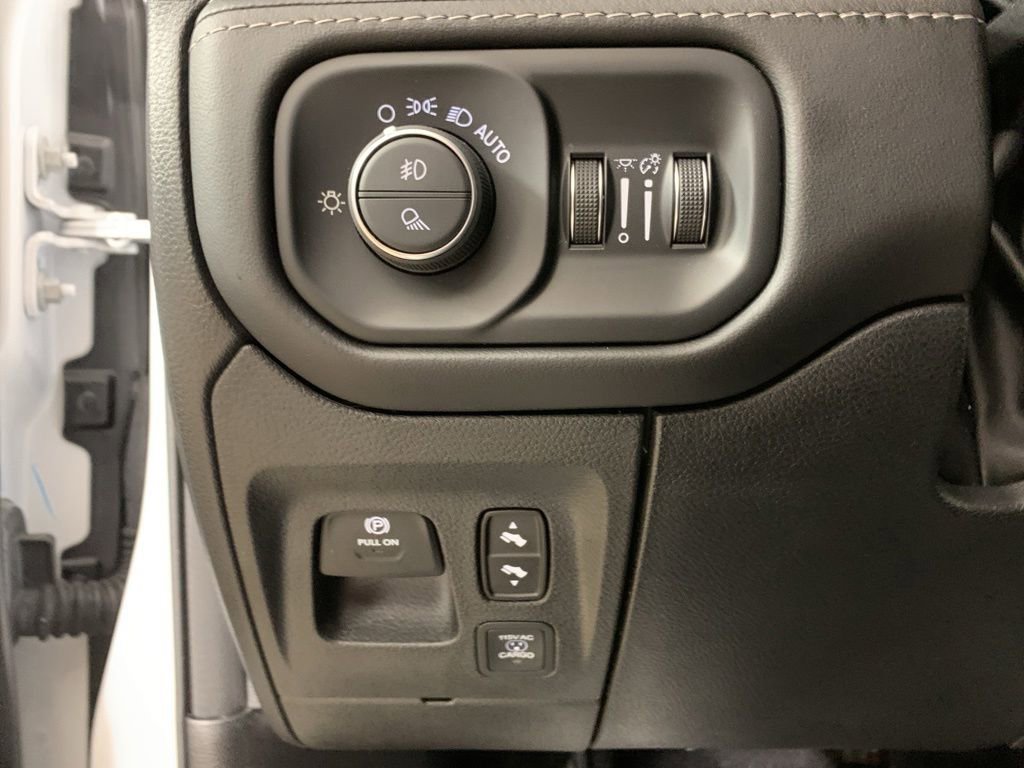 Used 2025 RAM 1500 Limited AWD/4WD image 25