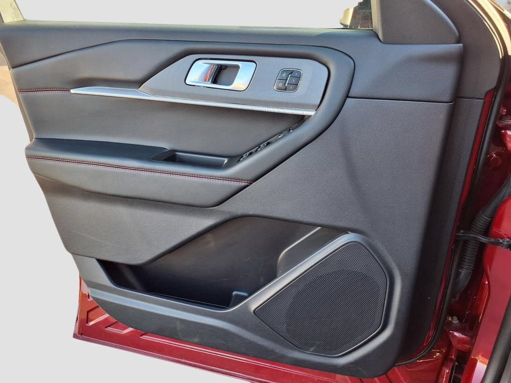 Certified 2025 Ford Explorer ST-Line w/ Premium Package RWD image 25