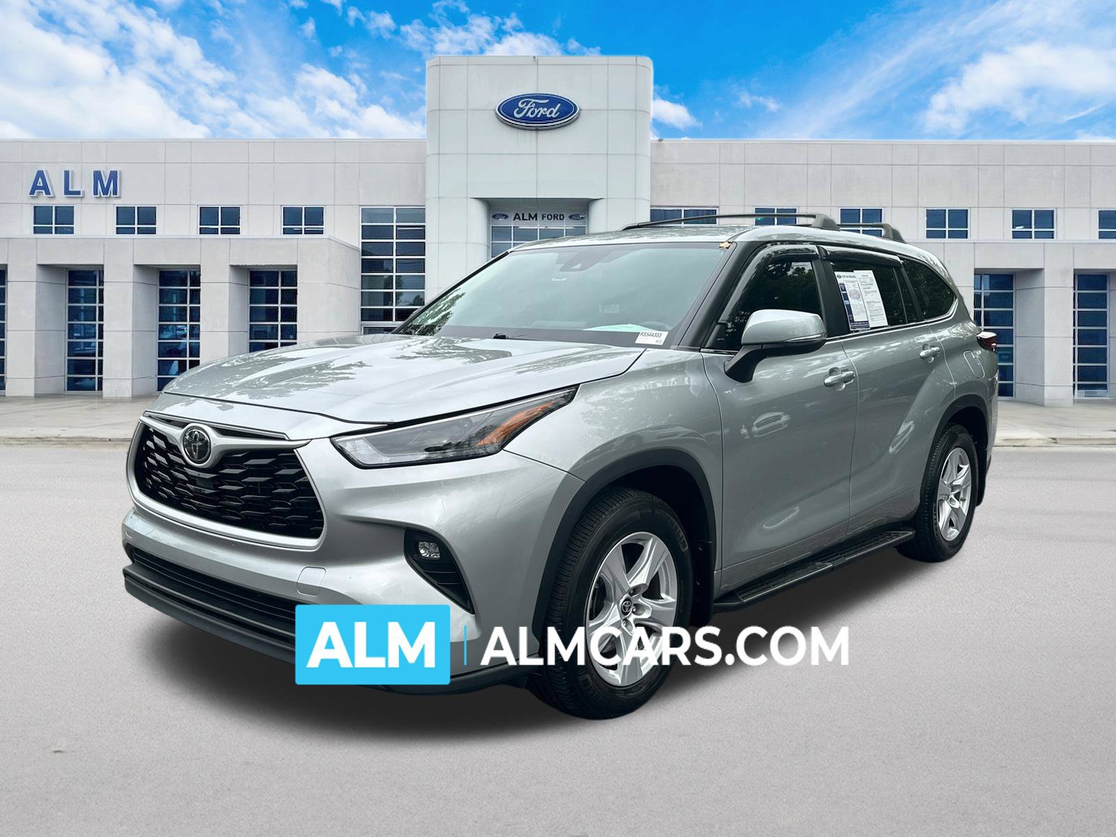 Used 2024 Toyota Highlander LE