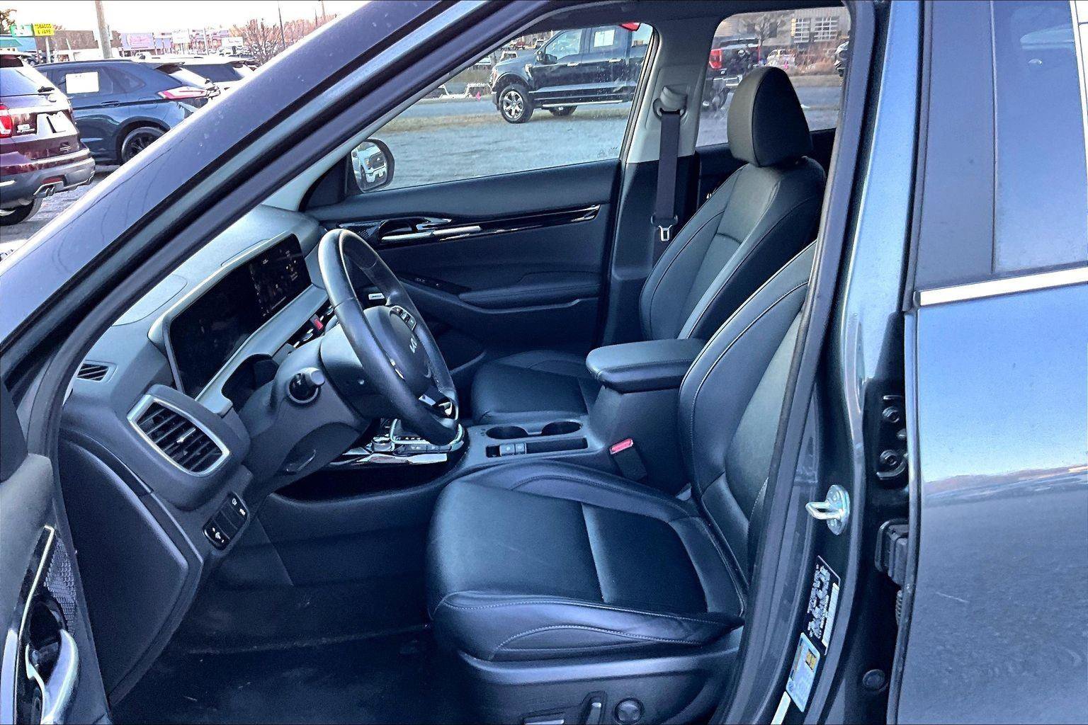 Used 2024 Kia Seltos SX w/ SX Sunroof Package image 24