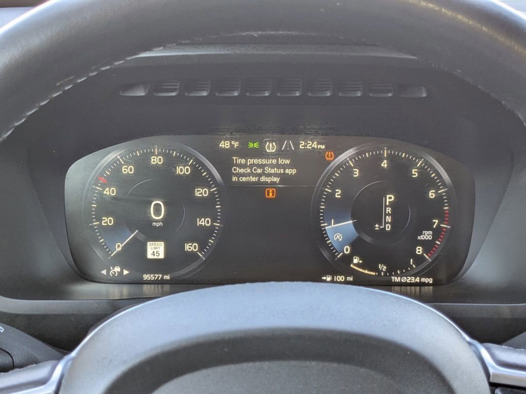 Used 2020 Volvo XC90 T5 Momentum image 31