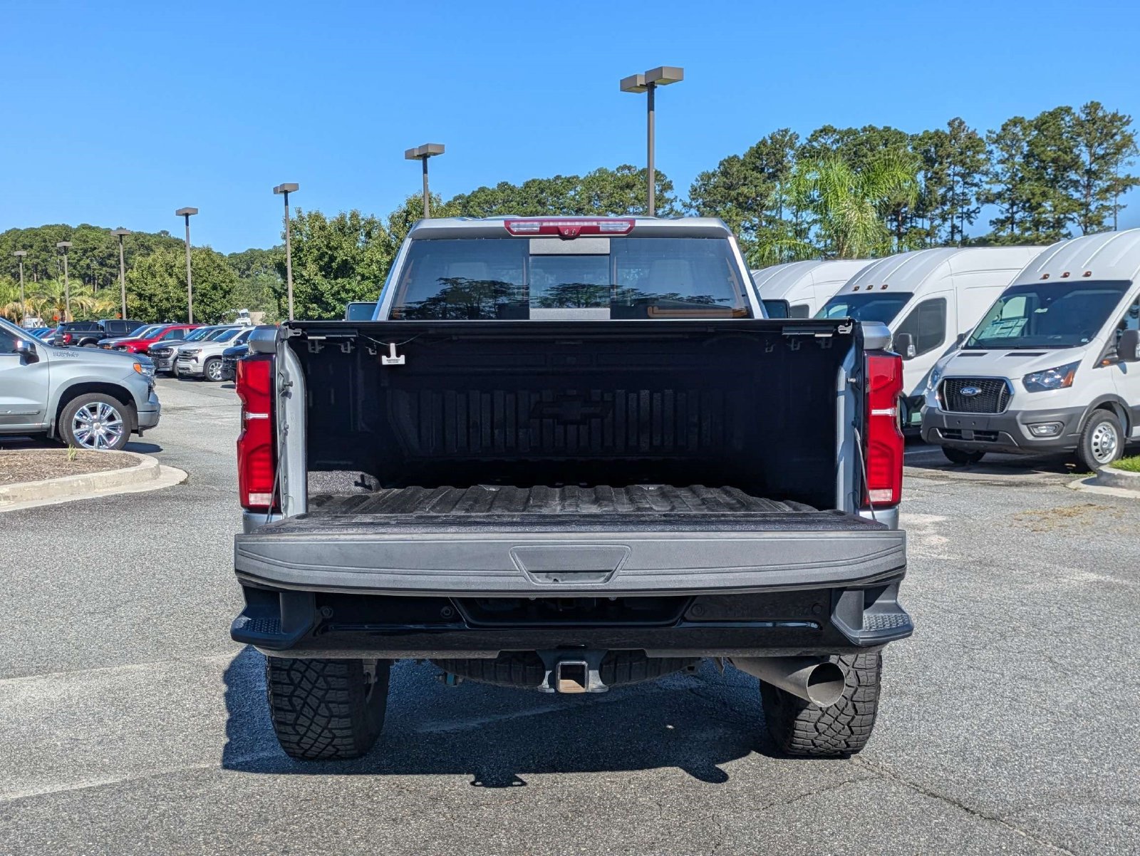 Used 2025 Chevrolet Silverado 2500 ZR2 w/ Technology Package AWD/4WD image 13