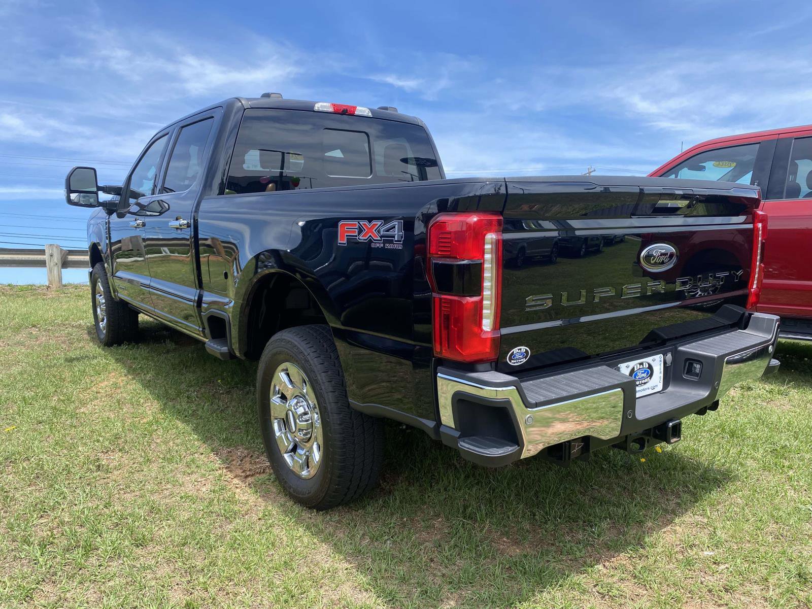 Certified 2024 Ford F250 Lariat w/ Lariat Ultimate Package AWD/4WD image 32