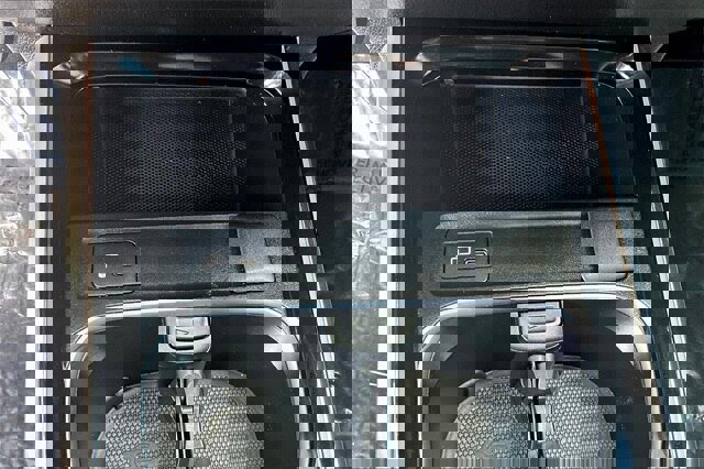 Used 2021 Mercedes-Benz GLB 250 w/ Premium Package image 30