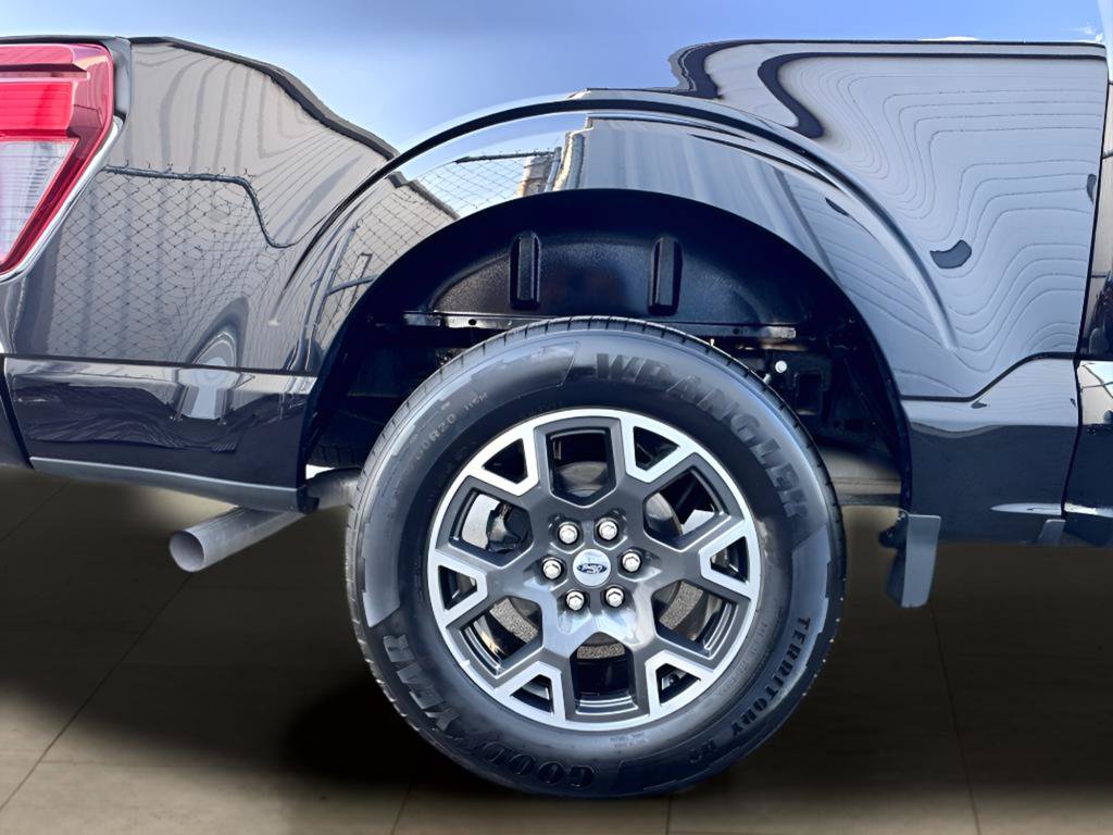 Certified 2025 Ford F150 STX w/ Equipment Group 200A RWD image 38
