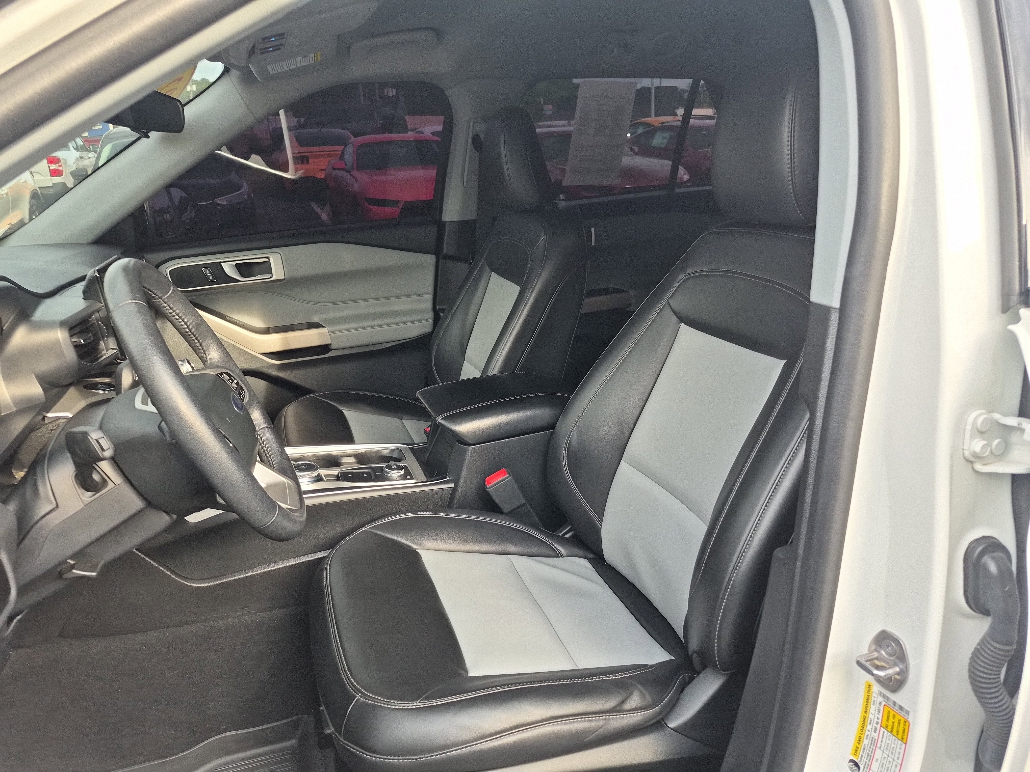 Certified 2023 Ford Explorer XLT w/ Equipment Group 202A AWD/4WD image 11
