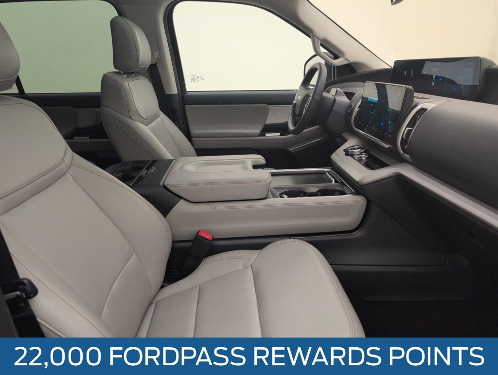 Certified 2025 Ford Expedition Active image 16