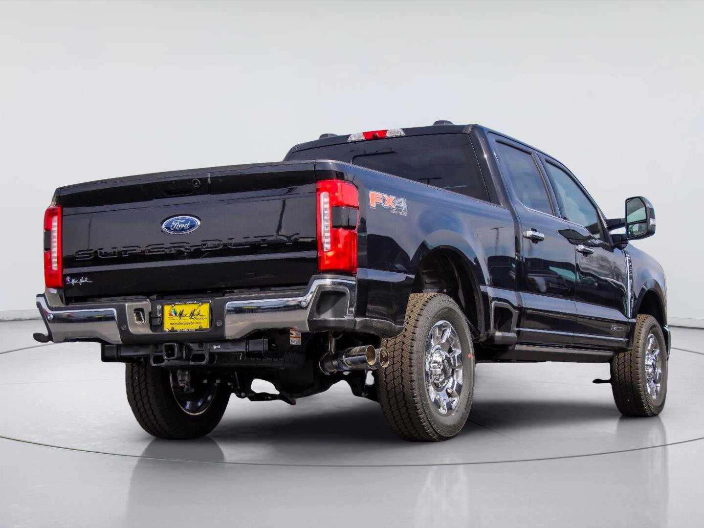 Certified 2024 Ford F250 Lariat w/ Lariat Ultimate Package AWD/4WD image 4